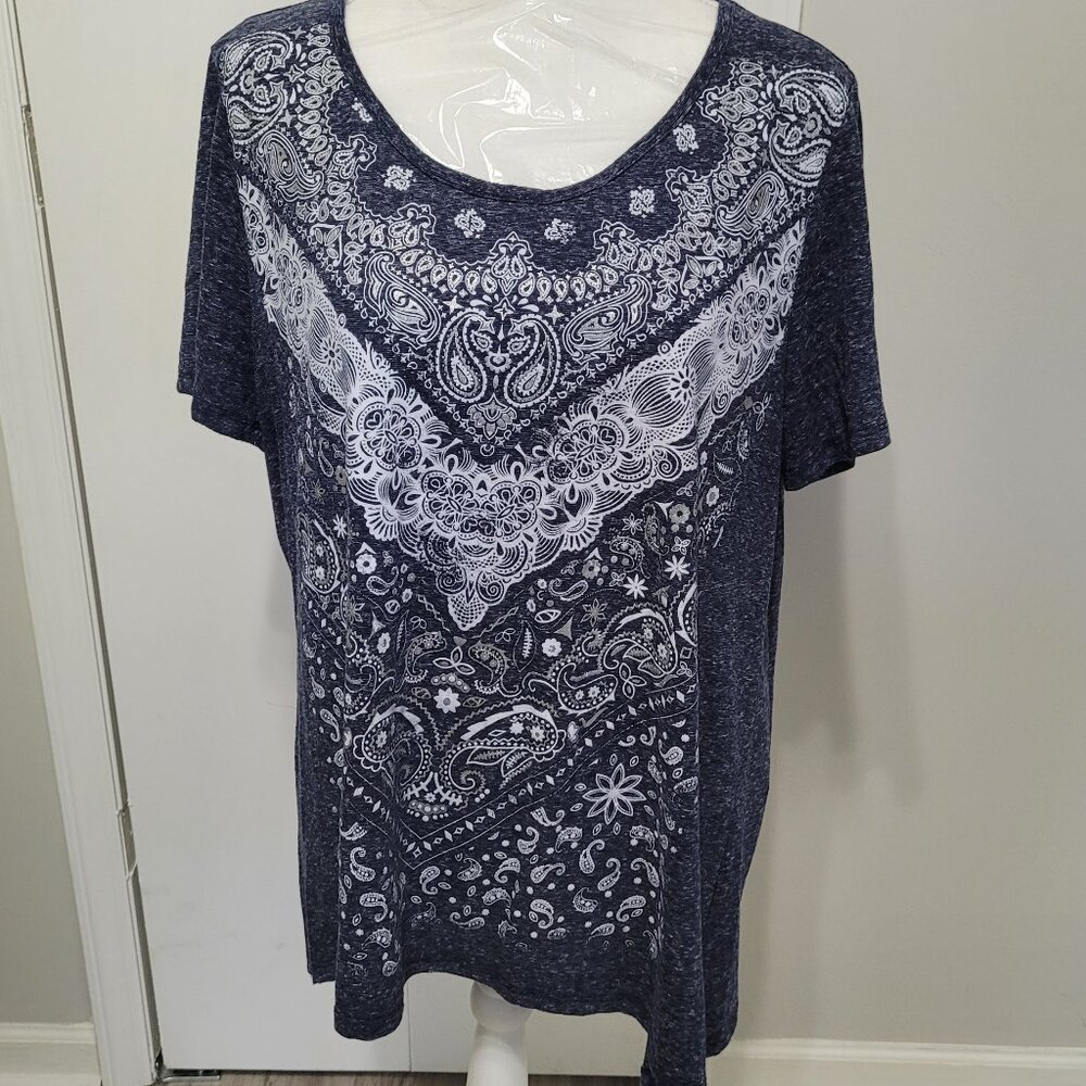 Kim Rogers Heather Blue Bandana Print SS Tshirt